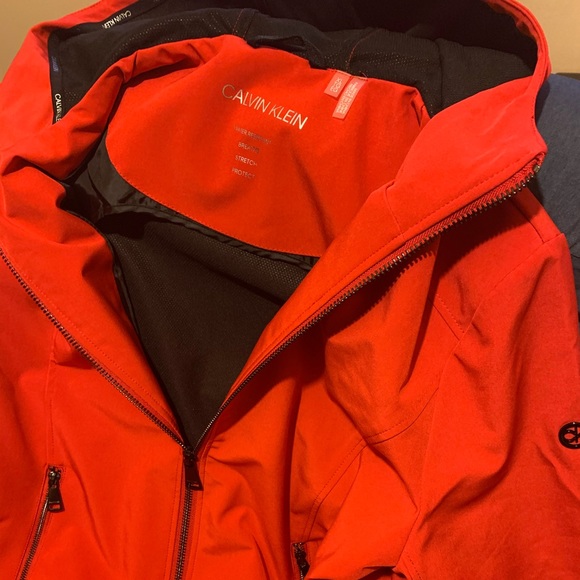 Apple Red Calvin Klein Hooded Raincoat-Size XL Reg - Picture 3 of 5